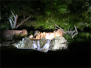 LIGHTING WITH WATER FEATURE